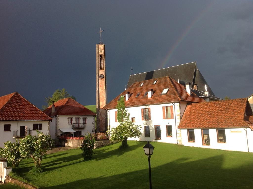 Casa Rural Roncesvalles Espinal-Auzperri ภายนอก รูปภาพ